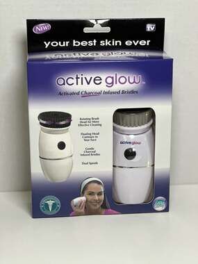Active Glow Activated Charcoal Infused Rotating Facial Cleansing Brush - New
